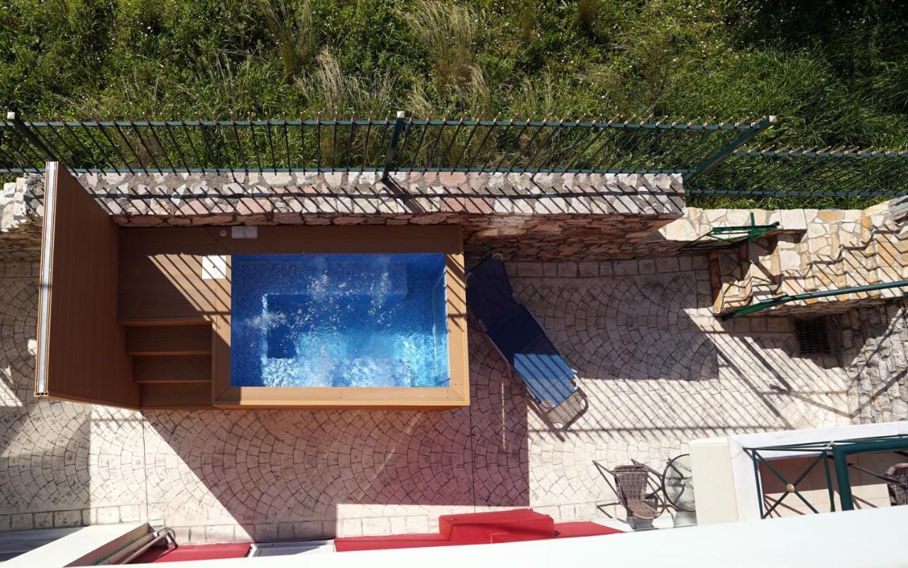 Semiramis Suites With Pool Kalamata Exterior foto