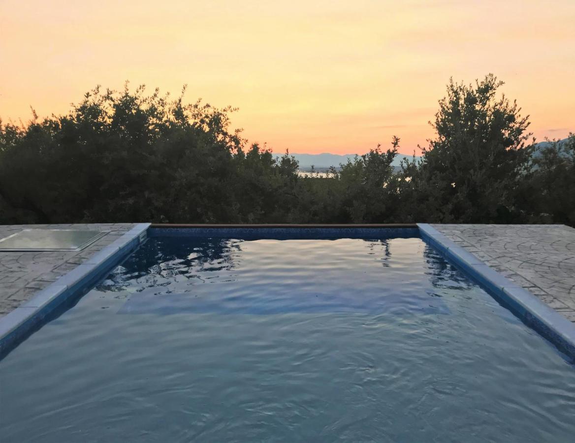 Semiramis Suites With Pool Kalamata Exterior foto